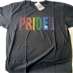 Vans classic fit Pride T-shirt size L NWT